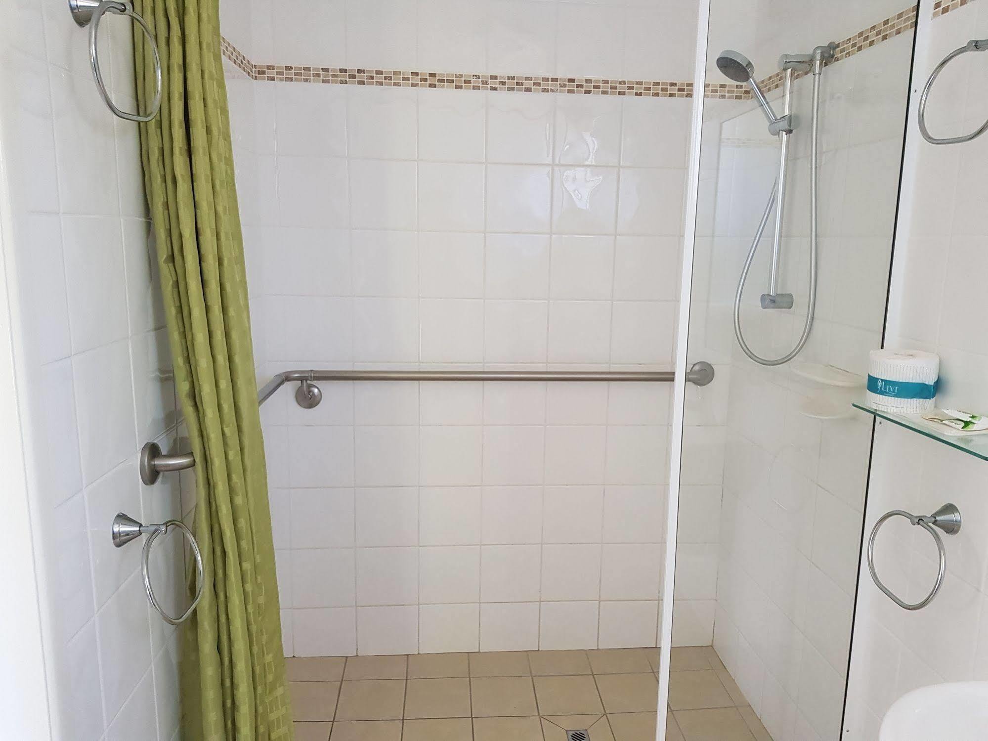 Queens Tourist Village 4* Bowen